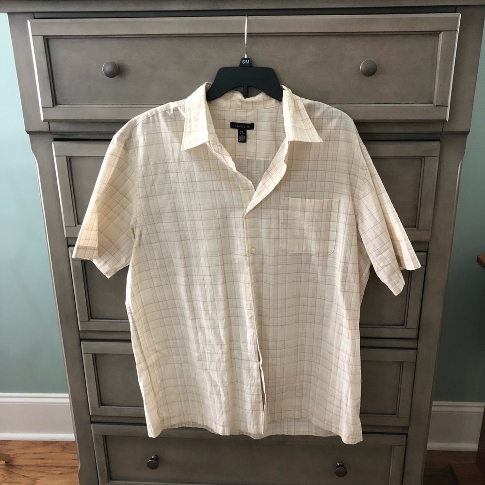 Men’s butter yellow with multi stripe detail. Size L/G 16-16 1/2.